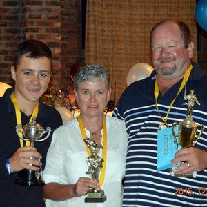 Vlnr is Hanco Strydom (Junior Kampioen), Alida Strydom (Dames Kampioen) en Deon Strydom (Klubkampioen 2015)